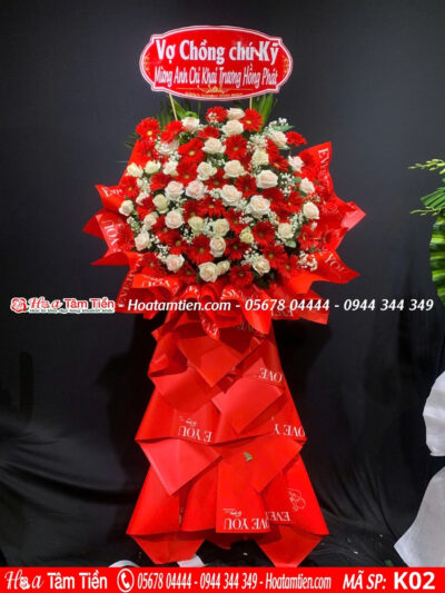 Hoa khai trương phường Rạch Dừa tone đỏ nổi bật