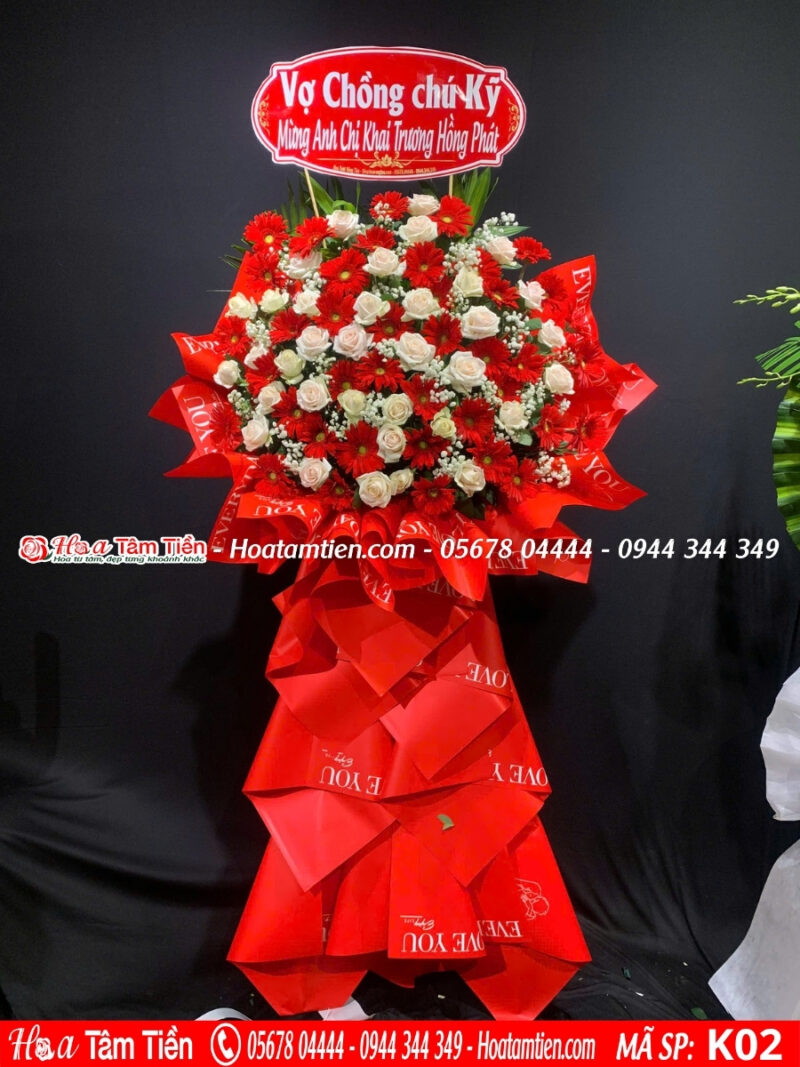 Hoa khai trương phường Rạch Dừa tone đỏ nổi bật