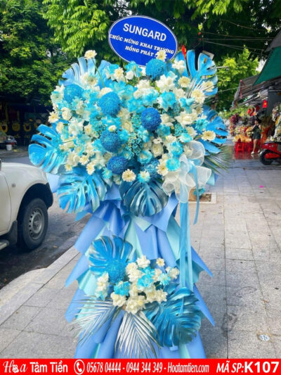Kệ hoa khai trương tông xanh lạ mắt