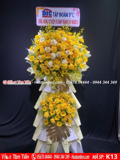 Kệ hoa Hồng Phát rực rỡ tại phường Tam Thắng