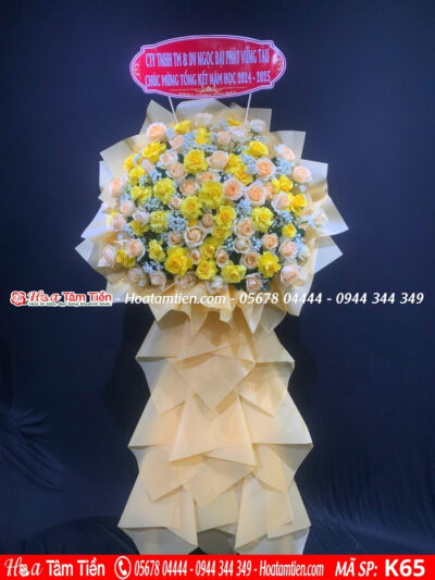 Kệ hoa khai trương đường Phạm Hồng Thái