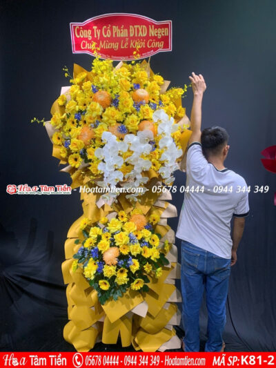 Đặt kệ hoa khai trương Hoa Tâm Tiền