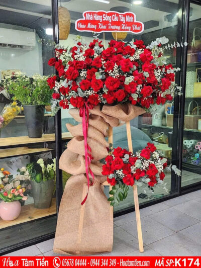 Kệ hoa khai trương Hoa Tâm Tiền Vũng Tàu tại phường 1