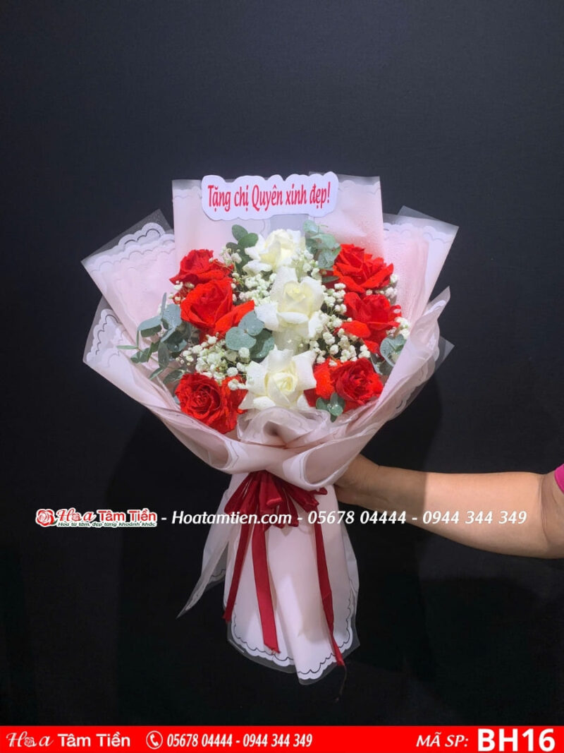 Bó hoa kỷ niệm ngày cưới quý phái tại Hoa Tâm Tiền