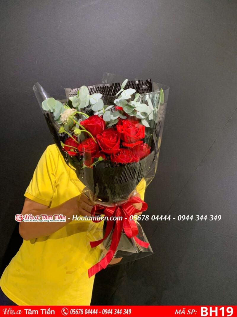 Bó hoa 14/2 lãng mạn tại Shop Hoa Tươi Tâm Tiền