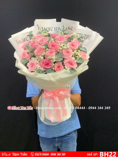 Bó hoa kỷ niệm ngày cưới ấn tượng tại Shop Hoa Tâm Tiền