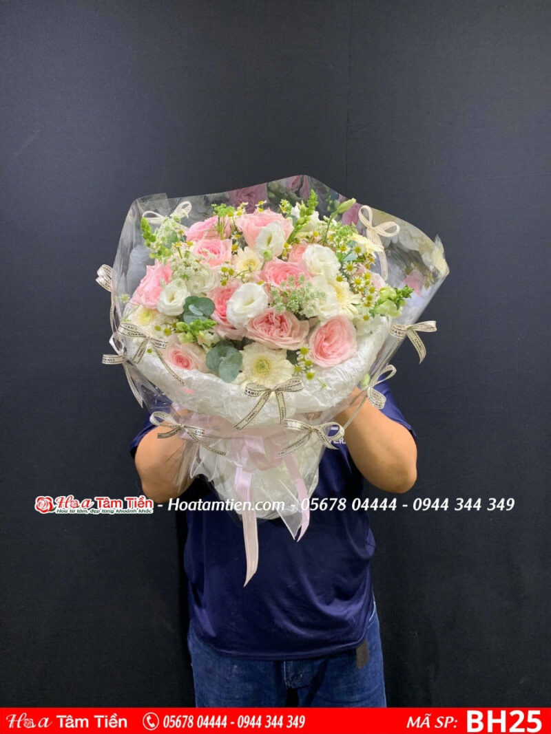 Bó hoa 14/2 kết hợp hồng đỏ và baby trắng
