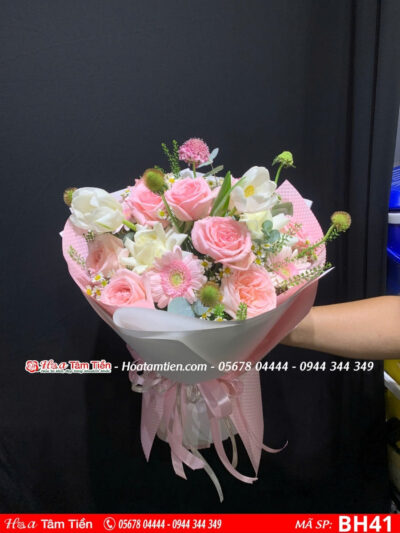 Bó hoa xin lỗi nhẹ nhàng pastel tại Hoa Tâm Tiền