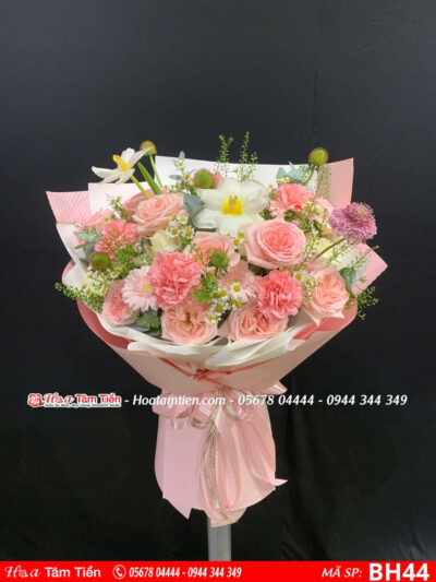 Bó hoa 20/10 tông hồng rực rỡ tại Hoa Tâm Tiền