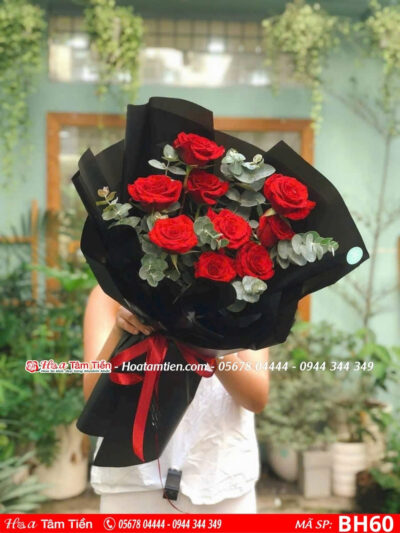Bó hoa cầu hôn gam đỏ đô sang trọng