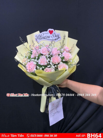 Bó hoa Valentine 14/2 sang trọng với hồng kem pastel