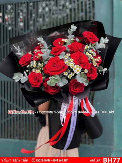 Bó hoa 8/3 kết hợp hoa hồng đỏ