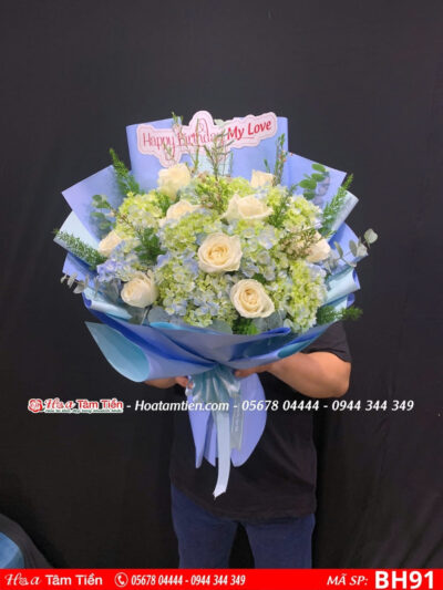 Bó hoa cẩm tú cầu mix hoa hồng trắng