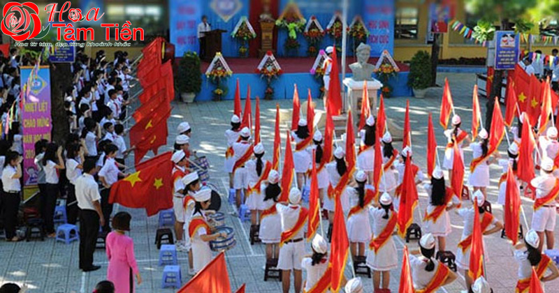 Chào cờ và hát Quốc ca