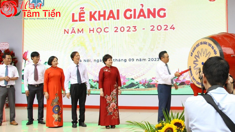 Lời chúc dành cho giáo viên, cán bộ nhà trường