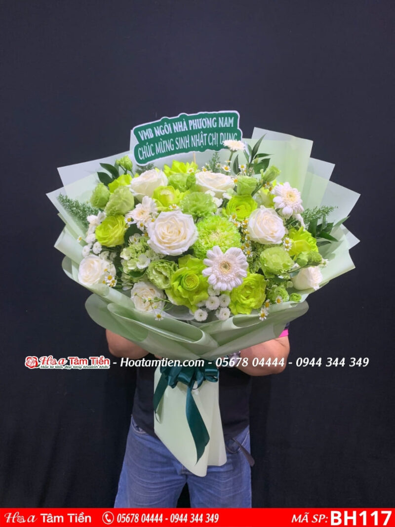 bó hoa tone trắng xanh lá mix nhiều loại hoa sang trọng tại hoa tươi vũng tàu