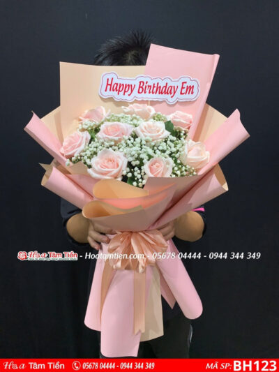 Bó hoa hồng pastel nhỏ gói giấy hồng tại hoa tươi tâm tiền vũng tàu