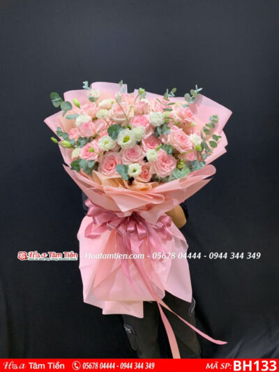 bó hoa ohara hồng mix cùng cát tường trắng gói giấy hồng