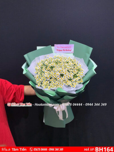 bó hoa cúc tana gói giấy xanh lá tại shop hoa vũng tàu