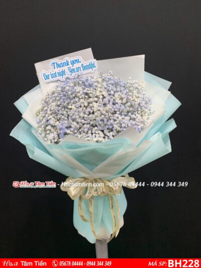 bó hoa baby xanh dương nhạt gói giáy trắng xanh