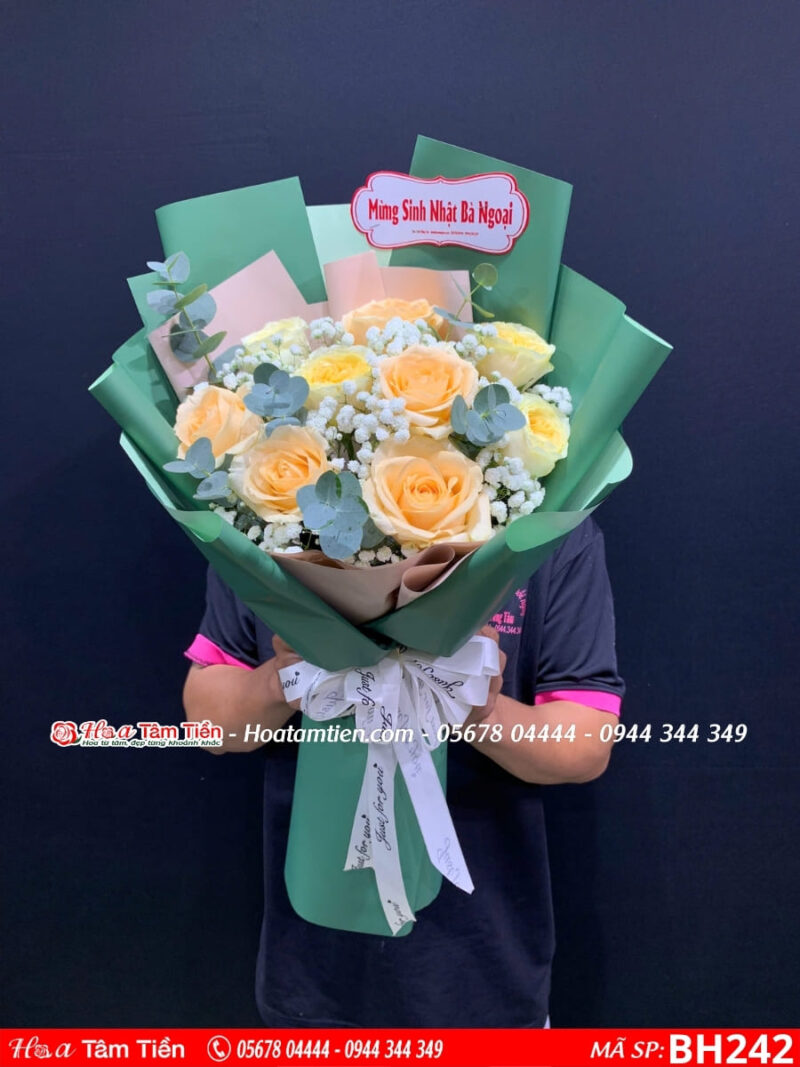 bó hoa hồng mỡ gà mix hồng victo gói giấy xanh lá