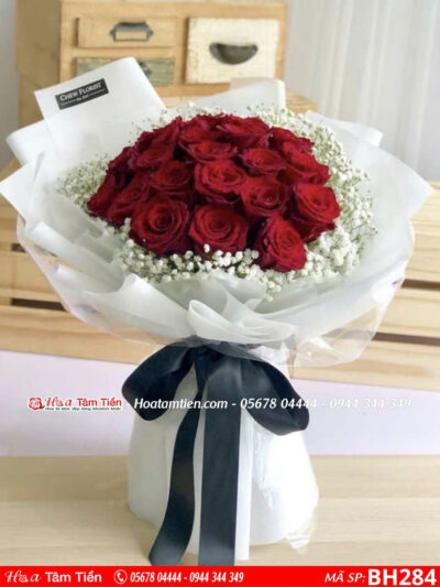 bó hoa hồng đỏ tròn mix baby trắng gói giấy trắng tặng lễ tình nhân valentine 14/2