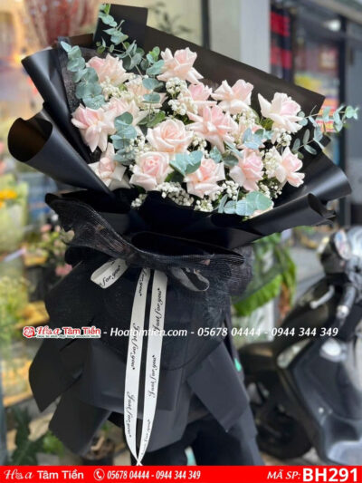 bó hoa hồng pastel mix baby lá bạc gói giấy đen siêu to tặng sinh nhật