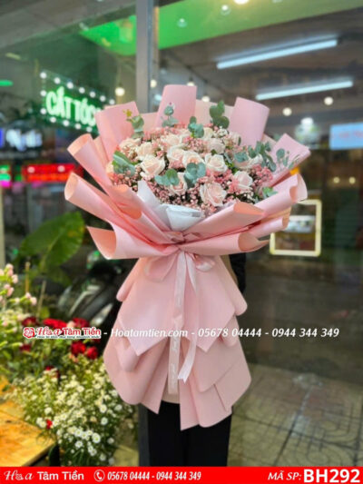 bó hoa hồng pastel mix baby hồng lá bạc gói giấy hồng tặng sinh nhật người yêu
