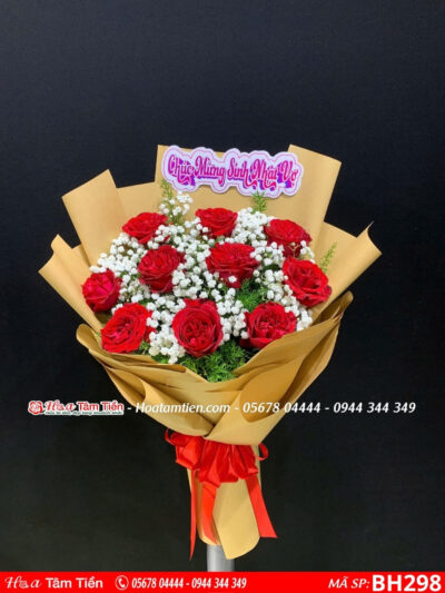 bó hoa hồng ohara đỏ mix baby trắng gói giây báo tặng sinh nhật vợ