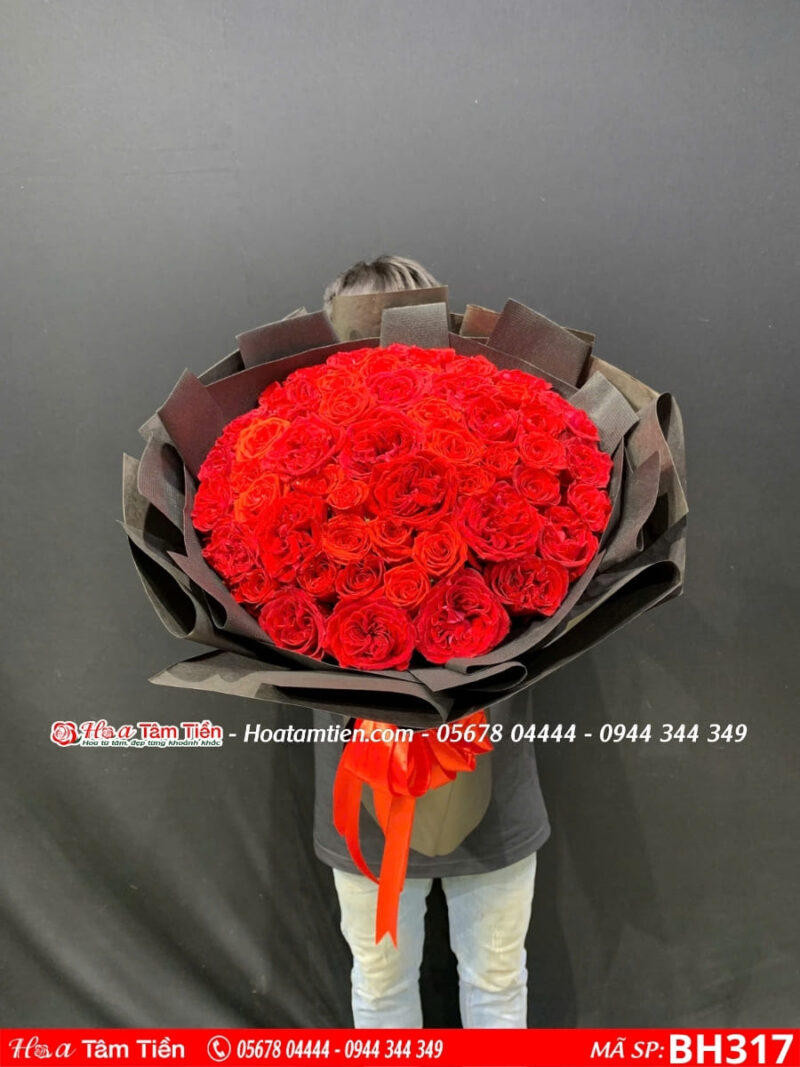 bó hoa hồng đỏ ohara mix cùng hồng đỏ ecuador gói giấy đen cực sang trọng