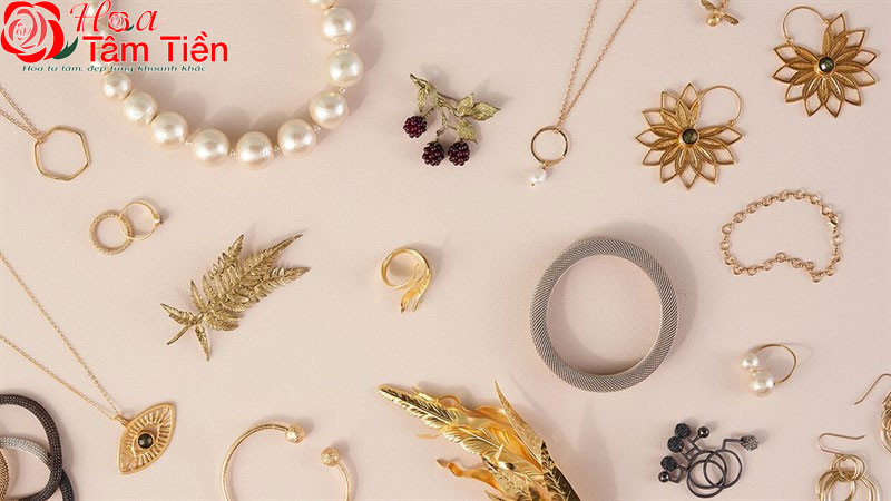 Hoa Tâm Tiền Gợi ý 10+ món quà tặng cô giáo 20/10 ấn tượng và ý nghĩa