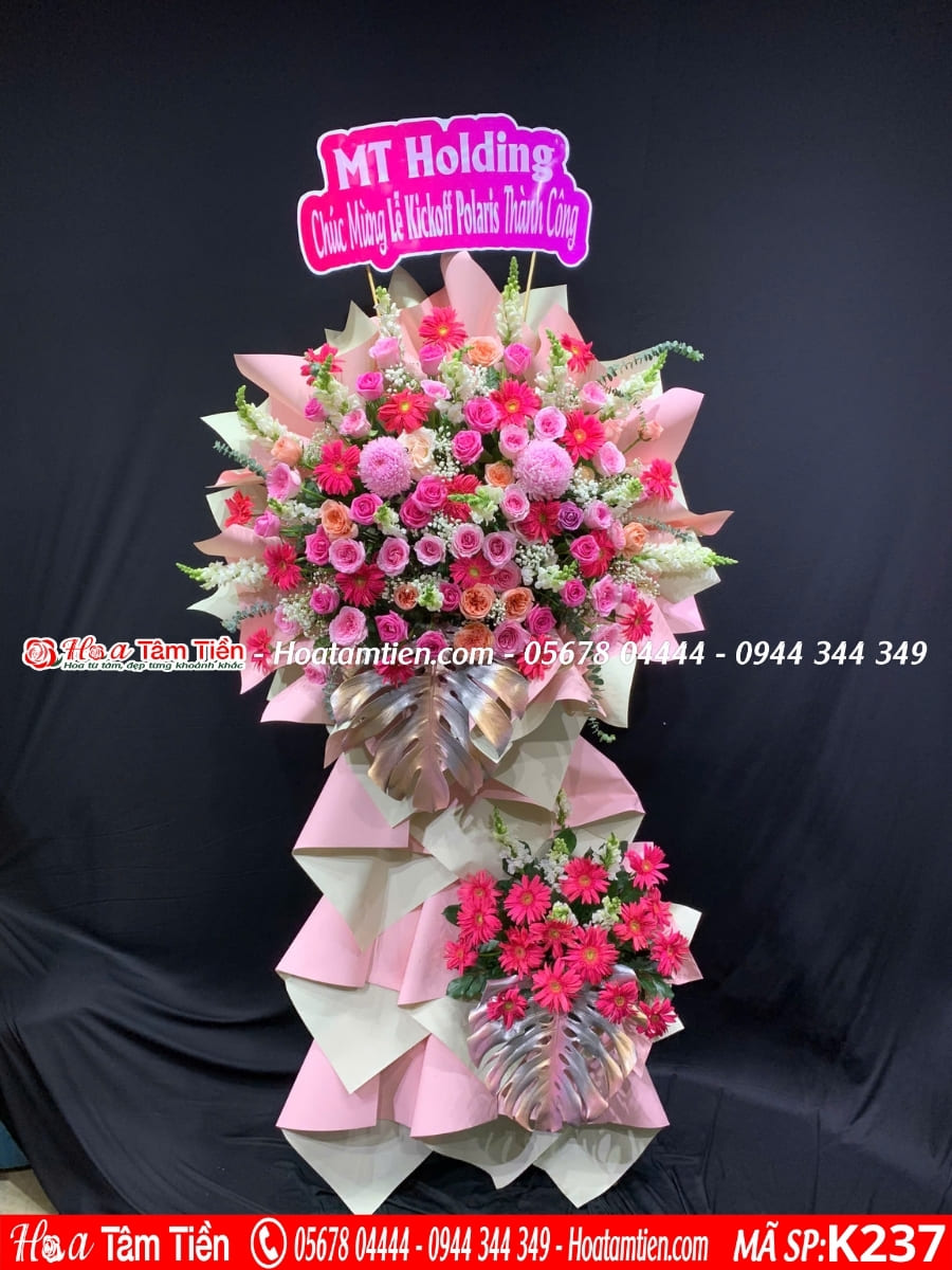 Kệ hoa tổng kết Phường Rạch Dừa – hoa tặng tổng kết Hoa Tâm Tiền