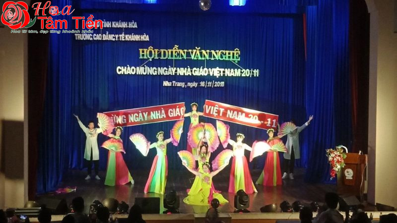 Hoa Tâm Tiền Hoạt động tri ân của học sinh và sinh viên