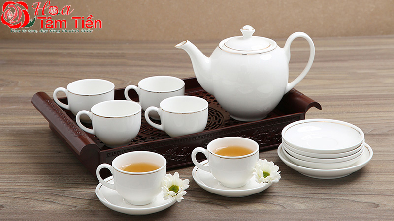 Hoa Tâm Tiền Bộ ly sứ hoặc bộ ấm trà tinh tế