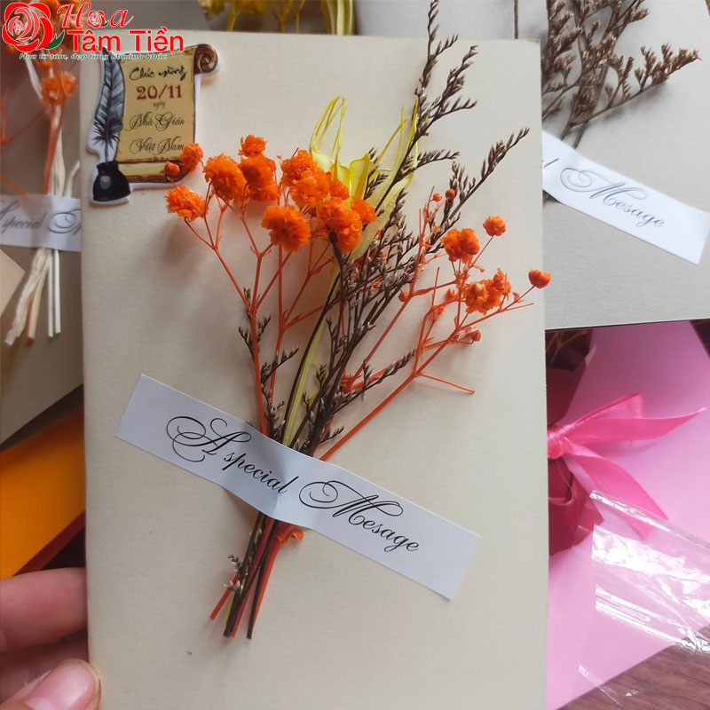 Cách lựa chọn mẫu và đặt thiệp hoa chúc mừng 20/11 tại Vũng Tàu