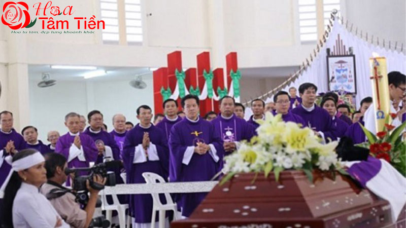 Hoa Tâm Tiền Tìm hiểu về nghi thức viếng đám tang công giáo