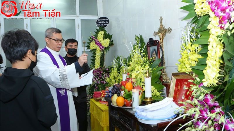 Hoa Tâm Tiền TOP 15 lời chia buồn đám tang công giáo ngắn gọn và ý nghĩa nhất