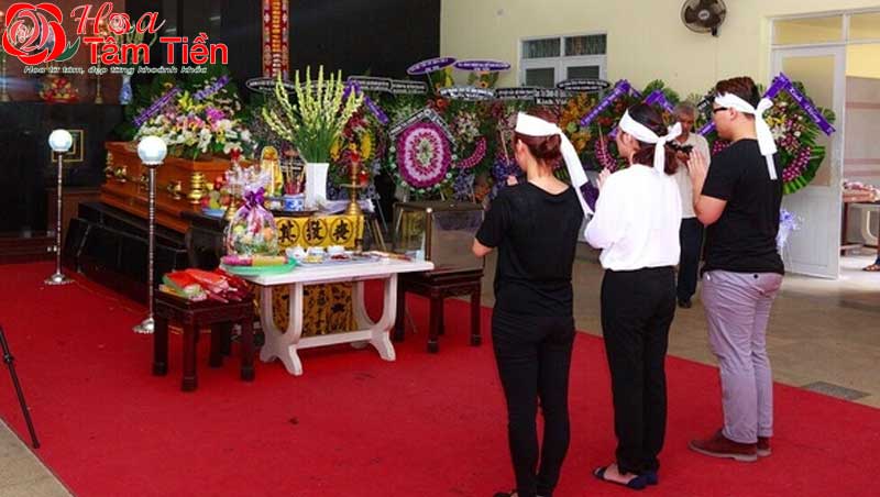 Hoa Tâm Tiền Viếng đám tang lạy mấy lạy? Cách lạy đám tang đúng chuẩn nhất