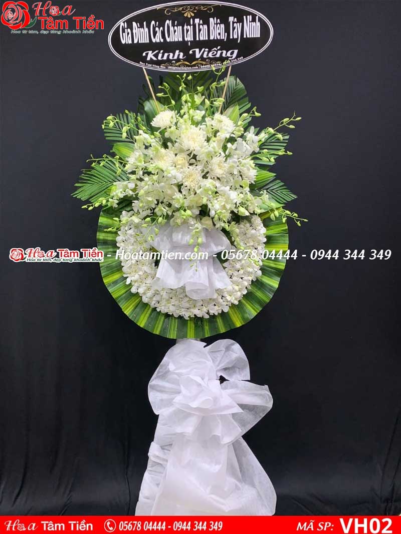 10 mẫu vòng hoa viếng người chết trẻ phù hợp và ý nghĩa nhất