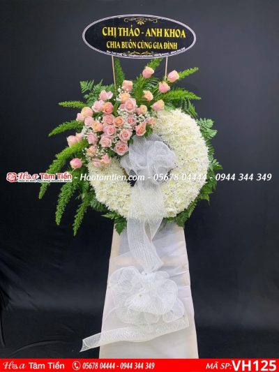 Kệ hoa viếng đám tang màu trắng vàng tại phường 8 Vũng Tàu – Hoa Tâm Tiền