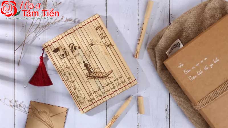 8/3 tặng gì cho cô giáo? Gợi ý X+ món quà ý nghĩa nhất 2026