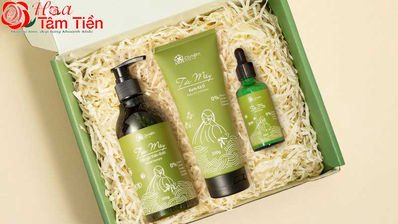 Điện thoại giúp mẹ dễ liên lạc và giải trí mỗi ngày.