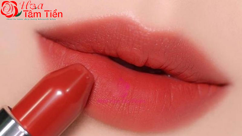 8/3 tặng gì cho bạn gái? X+ món quà tặng ý nghĩa và lãng mạn nhất