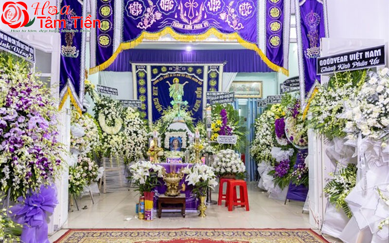 Hoa Tâm Tiền