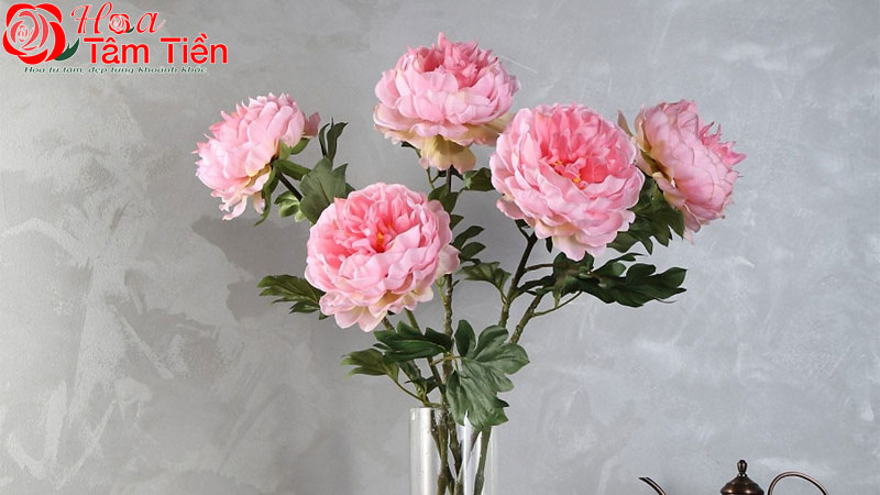 6+ loại hoa bàn thờ đám tang ý nghĩa và cách trang trí đẹp