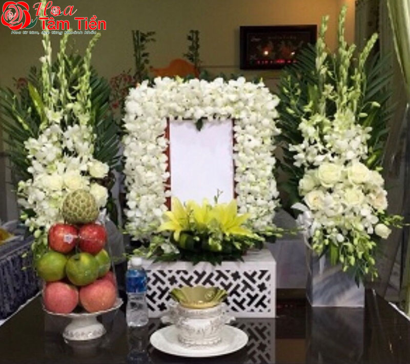 6+ loại hoa bàn thờ đám tang ý nghĩa và cách trang trí đẹp