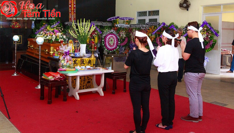 Đi viếng người ít tuổi hơn ghi như thế nào?