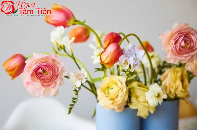 Nên tránh dùng hoa héo , hoa dập nát cắm hoa đám giỗ.