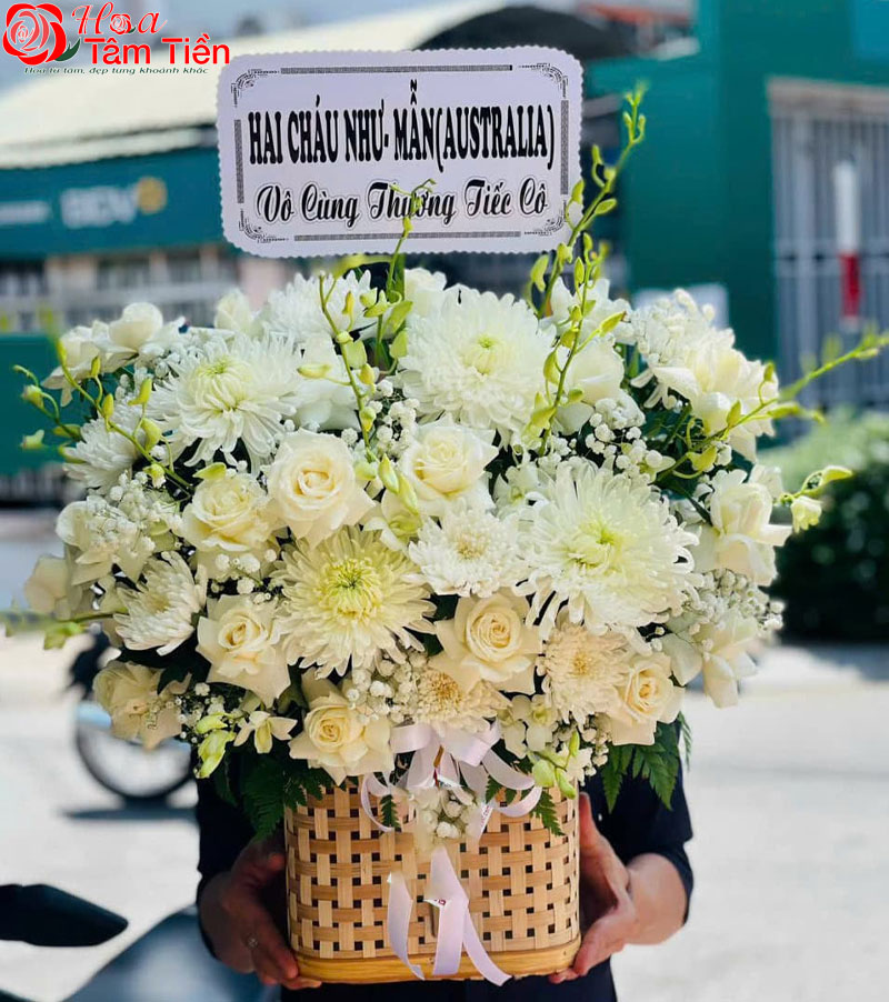 Giỏ hoa viếng đám tang.