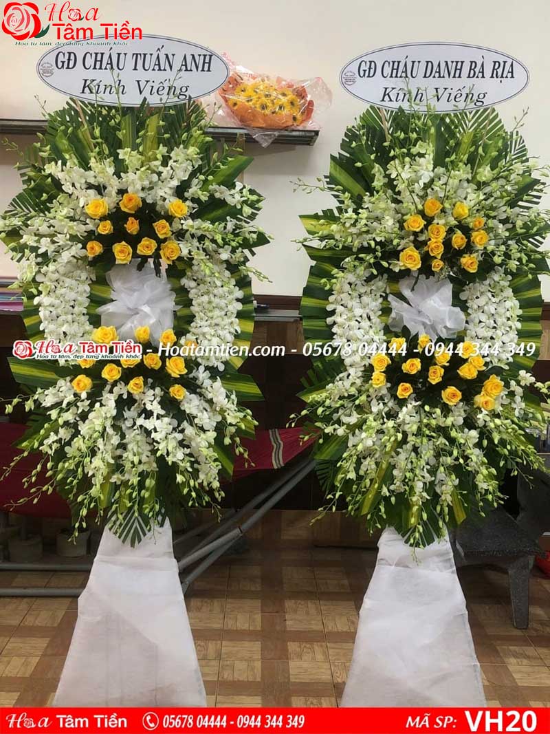 Hình ảnh hoa viếng cho người lớn tuổi.